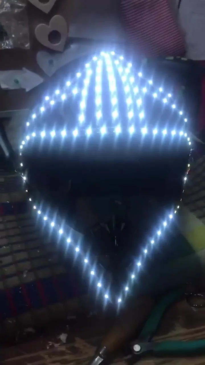 Design of the LED system and batteries for the helmets of Rosalía's Motomami show. Client: Carlos Saez.